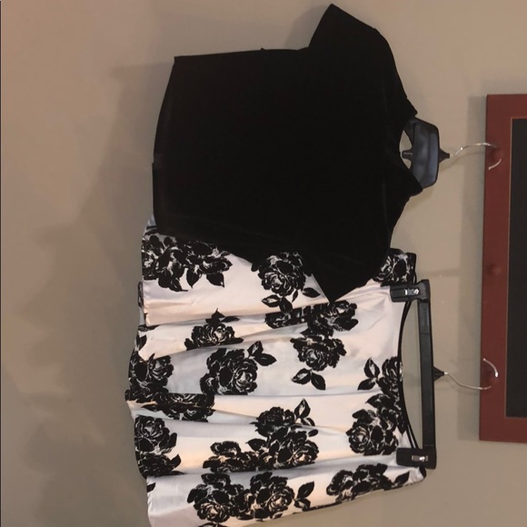 Formal Dress - Picture 3 of 3